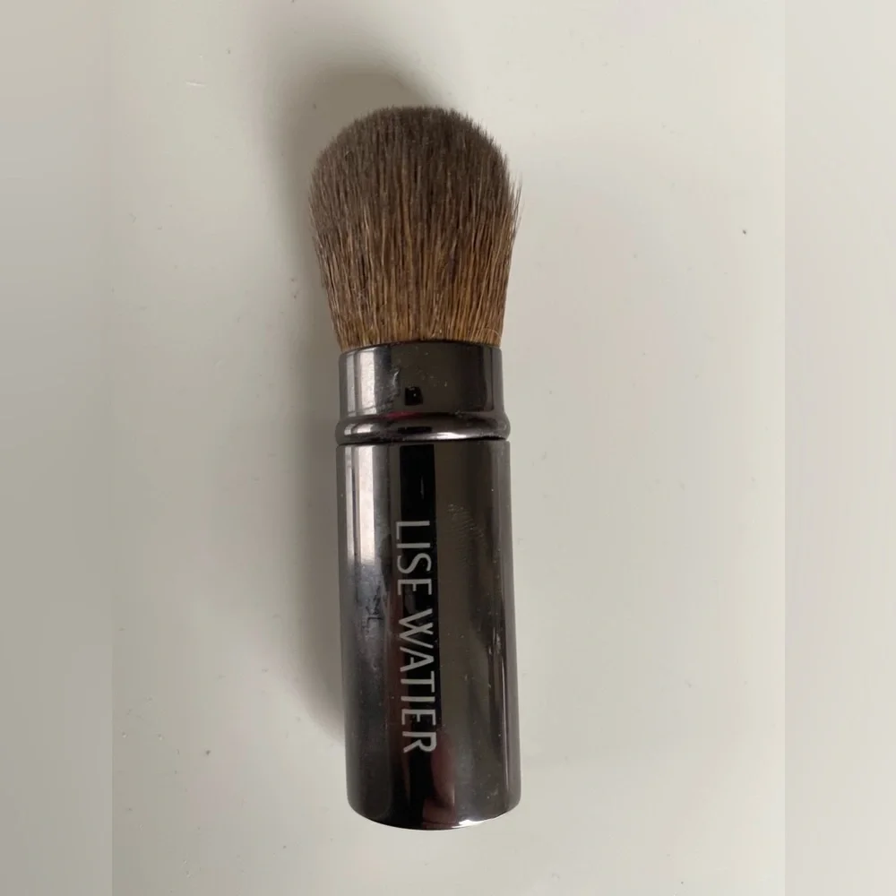 Lise Watier Retractable Kabuki Brush